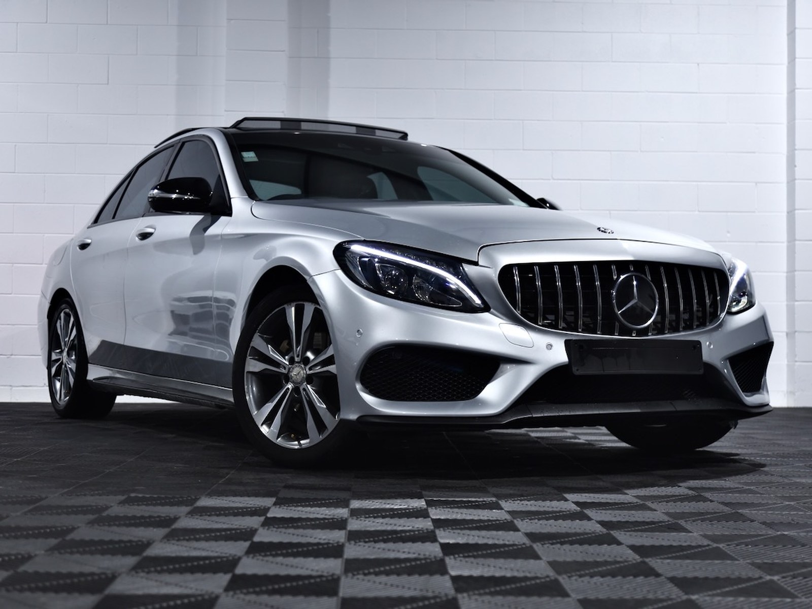 2015 Mercedes-Benz C200, photo 3