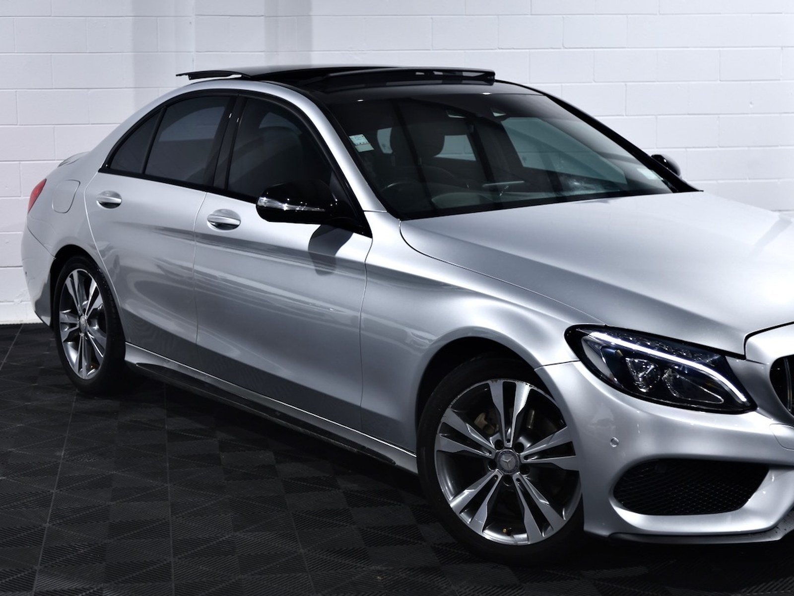 2015 Mercedes-Benz C200, photo 4